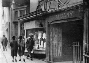 Torhaus in der Vigo Street zum Albany Chambers, London, 1926-1927