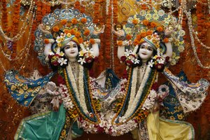 Gaura Nitai Murthis im Krishna-Balaram-Tempel, Vrindavan, Indien