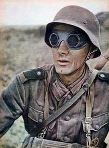 Deutscher Motorradtruppenfahrer auf dem Weg nach Osten, Russland, 1942
