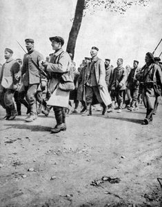 Deutsche Gefangene aus der Zweiten Schlacht von Artois, Frankreich, Erster Weltkrieg, 1915