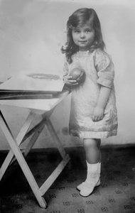 Großherzogin Kira Kirillovna von Russland, ca. 1912 von Unbekannt
