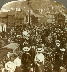 Großer Marktplatz des geschäftigen Bergen, der Blumenmarkt N. zum Fischmarkt, Norwegen, ca. 1905 von Unbekannt
