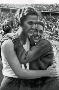 Helen Stephens und Alice Arden, amerikanische Athletinnen, Olympische Spiele Berlin, 1936