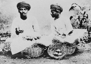 Hindu-Fruchtverkäufer, Indien, 20. Jahrhundert von Unbekannt