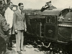 Seine Majestät inspiziert die Miniatureisenbahn in New Romney, Kent, 1926
