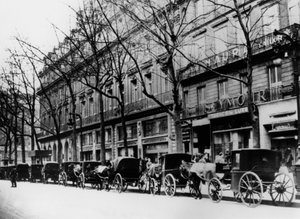 Pferdekutschen auf einer Straße während der deutschen Besatzung, Paris, 1944