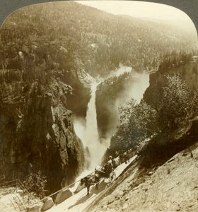 Beeindruckende Schönheit des sprühverhüllten Rjukanfos, der schäumende Fall, Norwegen, ca. 1905