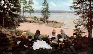 Karelier trinken Tee an einem Fluss, in der Nähe von Archangelsk, Russland, um 1930er Jahre