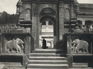 Kloster im Tempel des Heiligen Zahns Dalada Maligawa Vihara, Kandy, 1926 von Unbekannt