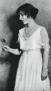 Lady Elizabeth Bowes-Lyon mit einer roten Nelke, 1923, 1937