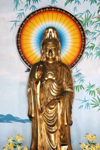 Linh Ung buddhistische Pagode. Quan Am Bodhisattva des Mitgefühls oder Göttin der Barmherzigkeit. Schutzgeste (Abhay). Danang. Vietnam