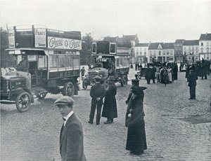 Londoner Busse im Einsatz auf dem Kontinent zum Transport britischer Truppen (ca. 1914)