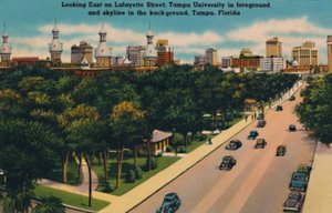 Blick nach Osten auf die Lafayette Street, Tampa University und Skyline, Tampa, Florida, um 1940er Jahre