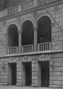 Haupteingang des Fraternity Clubs Building, New York City, 1924 von Unbekannt