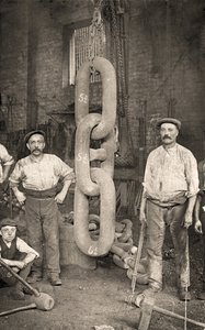 Herstellung der Ankerkette der Titanic bei Hingley & Sons, ca. 1909 von Unbekannt