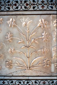 Marmorrelief einer stilisierten Lilie, Taj Mahal, Agra, Indien, 17. Jahrhundert