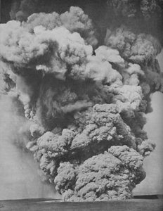 Mephitische Wolke aus dem Mund des Kilauea, ca. 1935