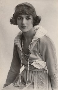 Miss Julia James, 1890-1964, um 1930