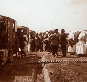 Krankenschwestern und Rote Kreuz Ambulanzen, ca. 1914-1918 von Unbekannt