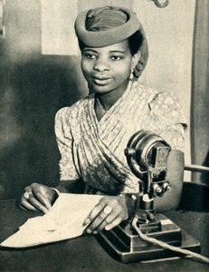 Omoba Adenrele Ademola, Tochter von Alake von Abeokuta, Nigeria, ruft Westafrika, 1942 von Unbekannt