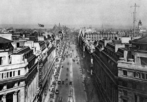 Auf dem Dach des Bush House, Blick von Kingsway zu den nördlichen Höhen, London, 1926-1927 von Unbekannt