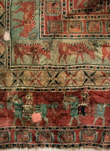 Detail des Teppichs: Damhirsche und Reiter, 5.-4. Jahrhundert v. Chr.