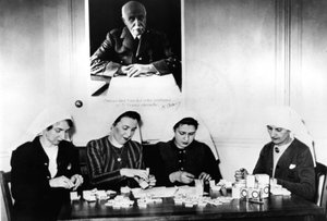 Zubereitung von Vitaminsüßigkeiten, deutsch besetztes Frankreich, 1940-1944