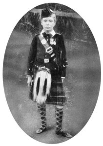 Prinz Albert in Highland-Kleidung, Sandringham, Norfolk, 1909 von Unbekannt