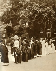 Königin Mary am Bedford College, London, 1913, 1935