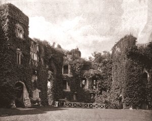 Raglan Castle, Monmouthshire, Wales, 1894 von Unbekannt