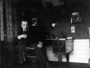 Rainer Maria Rilke in seinem Arbeitszimmer, ca. 1905