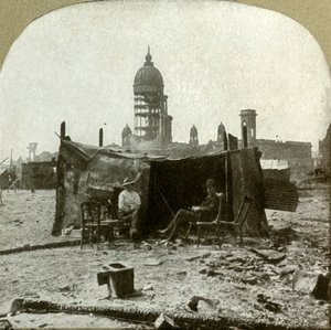 Flüchtlingslager aus Schrottteilen von Wellblech aus den Ruinen, 1906