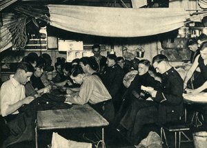 Royal Marines auf ihrem Speisesaal an Bord eines Schiffes, Zweiter Weltkrieg, ca. 1939-1943 von Unbekannt