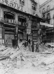 Trümmer in der Hauptstraße, Palma, Mallorca, Spanien, Spanischer Bürgerkrieg