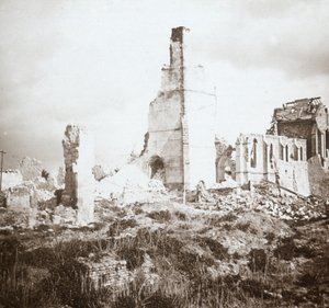 Zerstörte Kirche, Chauny, Nordfrankreich, um 1914-1918