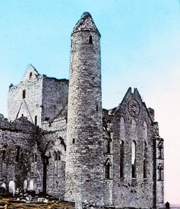 Ruinen auf dem Felsen von Cashel Co., Tipperary, um 1910 von Unbekannt