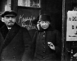 Russischer Bolschewikenführer Wladimir Lenin und seine Frau Nadeschda Krupskaja, Russland, 1922