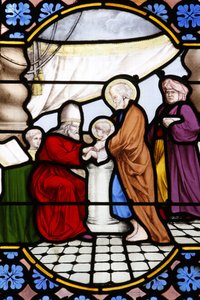 Kathedrale Saint-Corentin, Quimper Buntglasfenster: Beschneidung Jesu, Quimper, Frankreich