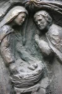 Saint-Pierre de Montmartre Kirche: Notre-Dame-Tor Skulptur: Geburt Christi, Paris, Frankreich
