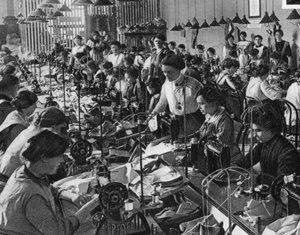 Näherinnen der Nationalen Frauenunion, Frankfurt am Main, Erster Weltkrieg, 1915