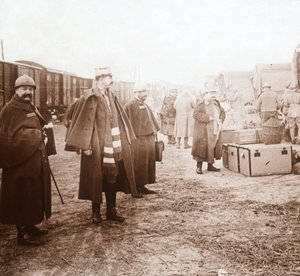 Soldaten kommen in Amanvillers, Frankreich, um 1914-1918 an