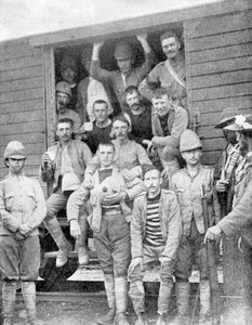 Soldaten der 18. Husaren im Zug nach Pretoria, Südafrika, Burenkrieg, 1900