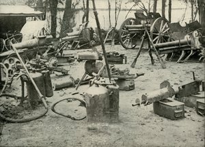 Einige Beutestücke vom Schlachtfeld, 1919