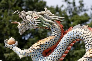 Tempel der Tausend Buddhas. Dashang Kagyu Ling Gemeinde. Drache, La Boulaye, Frankreich