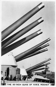 Die 16-Zoll-Geschütze des Schlachtschiffs HMS Rodney von Unbekannt