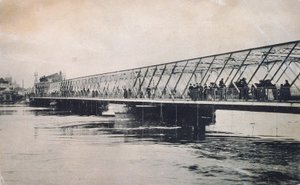 Die Borodinsky-Brücke während der Flut im April 1908, Moskau, Russland von Unbekannt