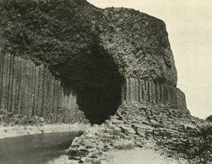 Die Höhle eines Kriegerhelden, um 1948 von Unbekannt