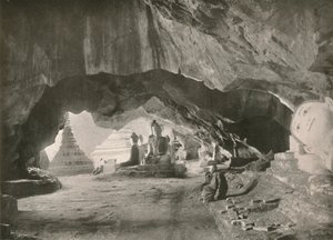 Die Höhlen von Moulmein, 1900 von Unbekannt
