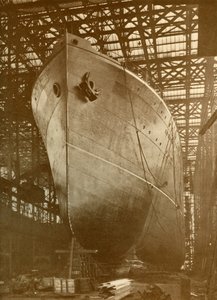 Die Cunard Aurania 14.000 Tonnen auf den Stocks in Newcastle-On-Tyne, ca. 1930 von Unbekannt