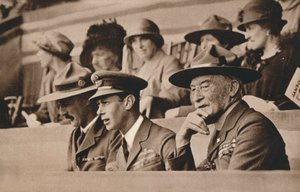 Der Herzog von York, später König Georg VI., mit Lord Baden-Powell bei einem Jamboree, Wembley, 1924